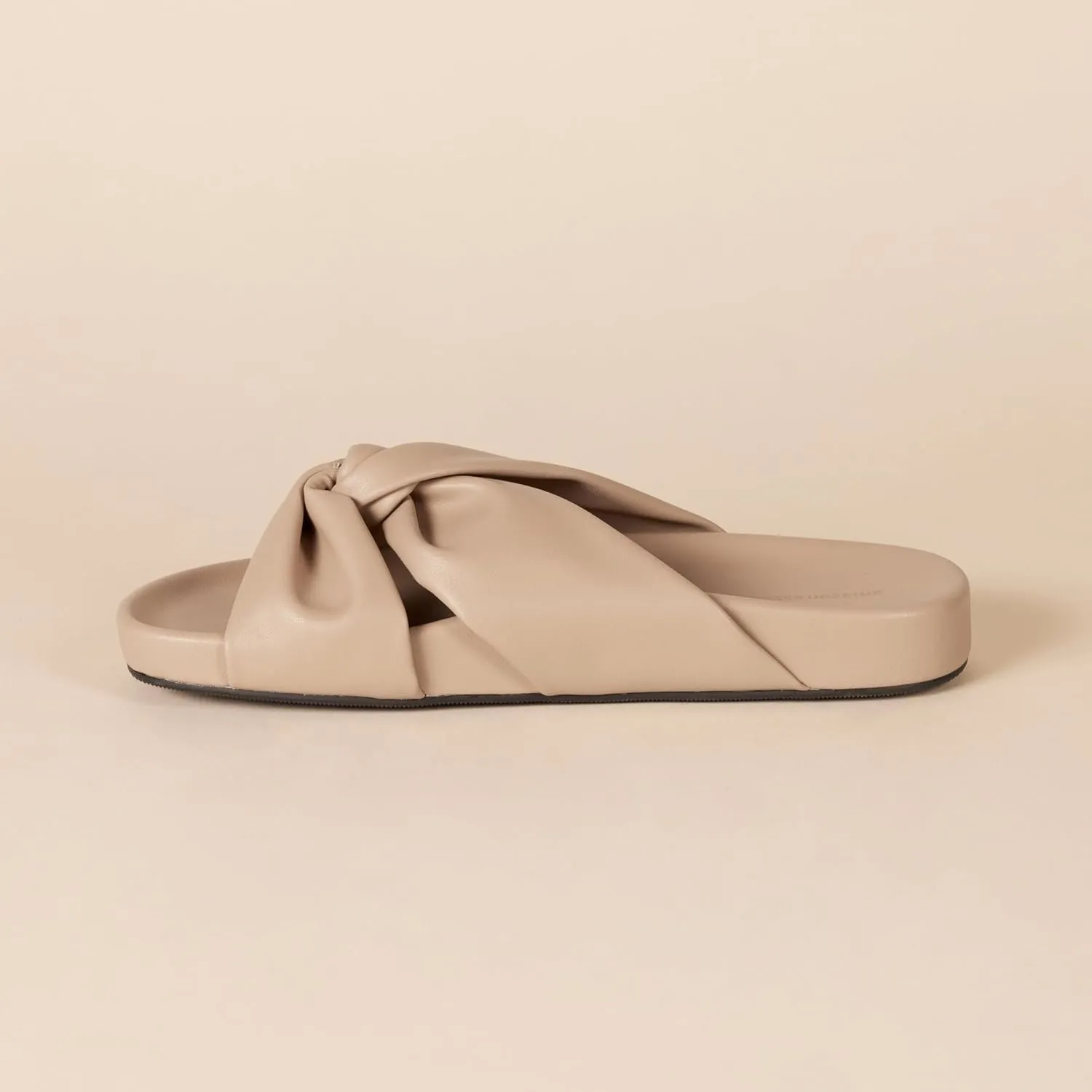 Amazon Essentials Women's Twist Slide Sandal