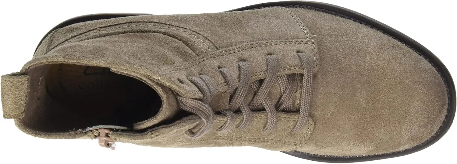 Clarks Women's Classic Boots Fashion