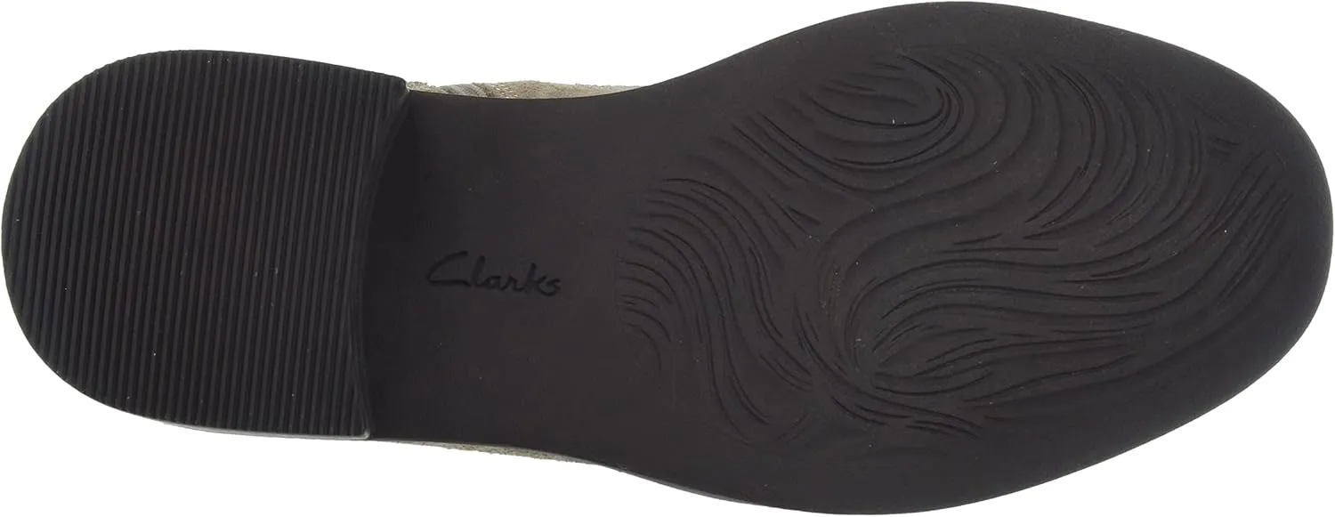 Clarks Women's Classic Boots Fashion