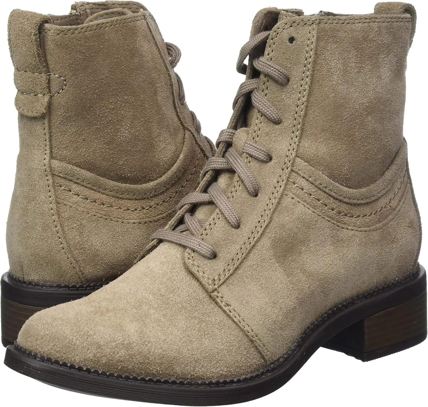 Clarks Women's Classic Boots Fashion