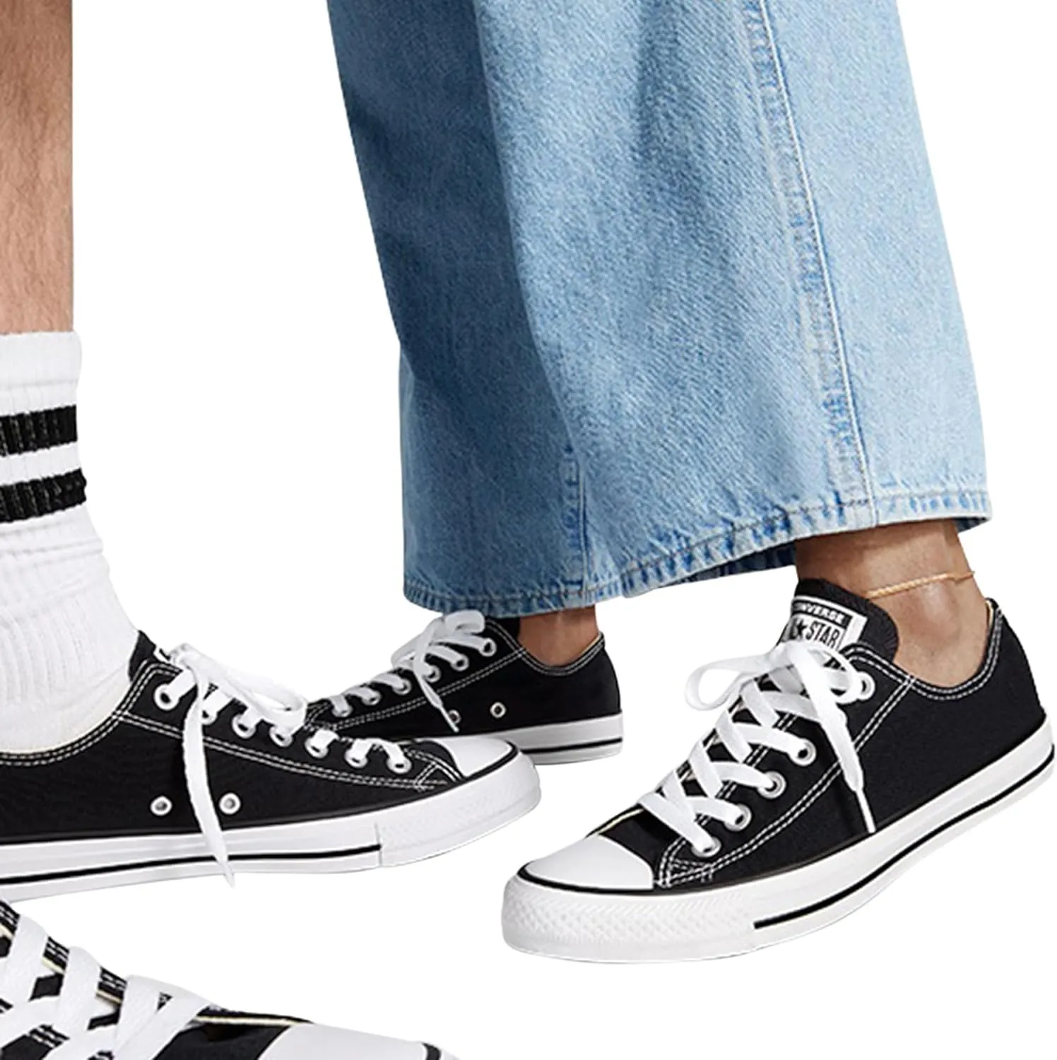 Converse Unisex Chuck Taylor All Star Low Top (International Version) Sneakers