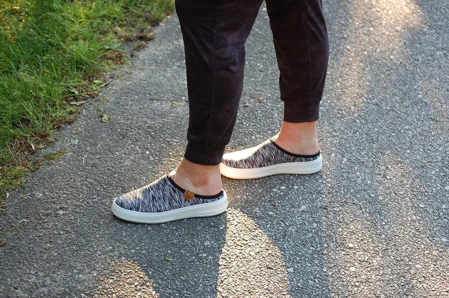Dearfoams Women's Original Comfort Annie Clog Sneaker