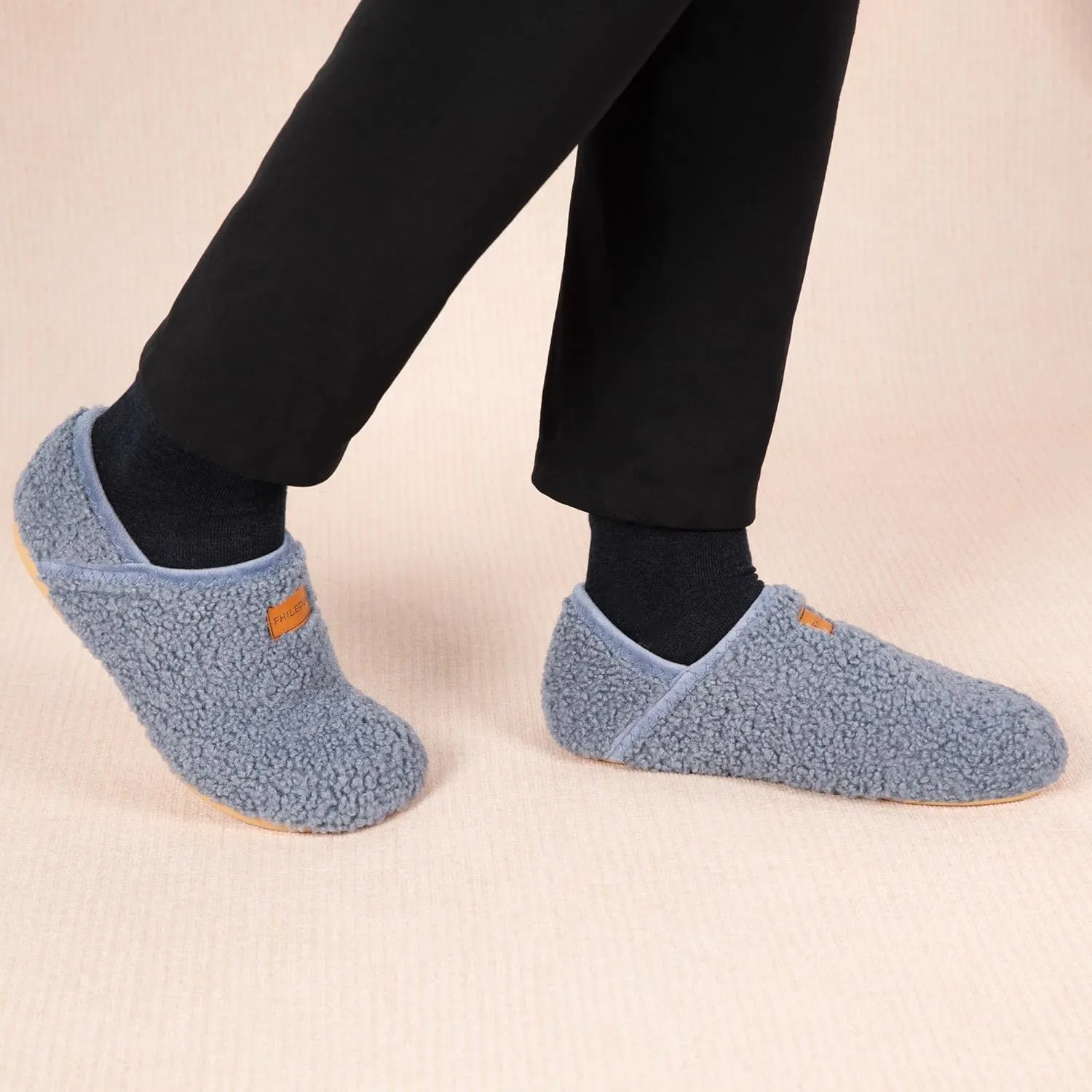 House Slippers for Women Soft-Lightweight House Shoes Men’s Furry Slippers Socks with Rubber Sole for Indoor Outdoor Use