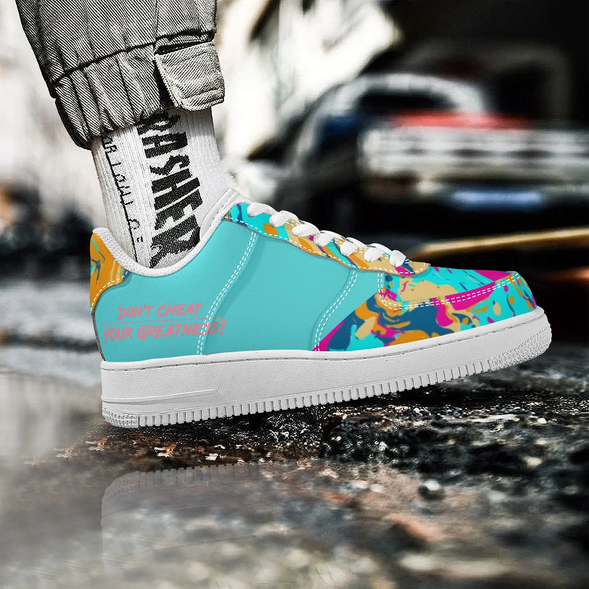 Low Top Unisex Sneaker