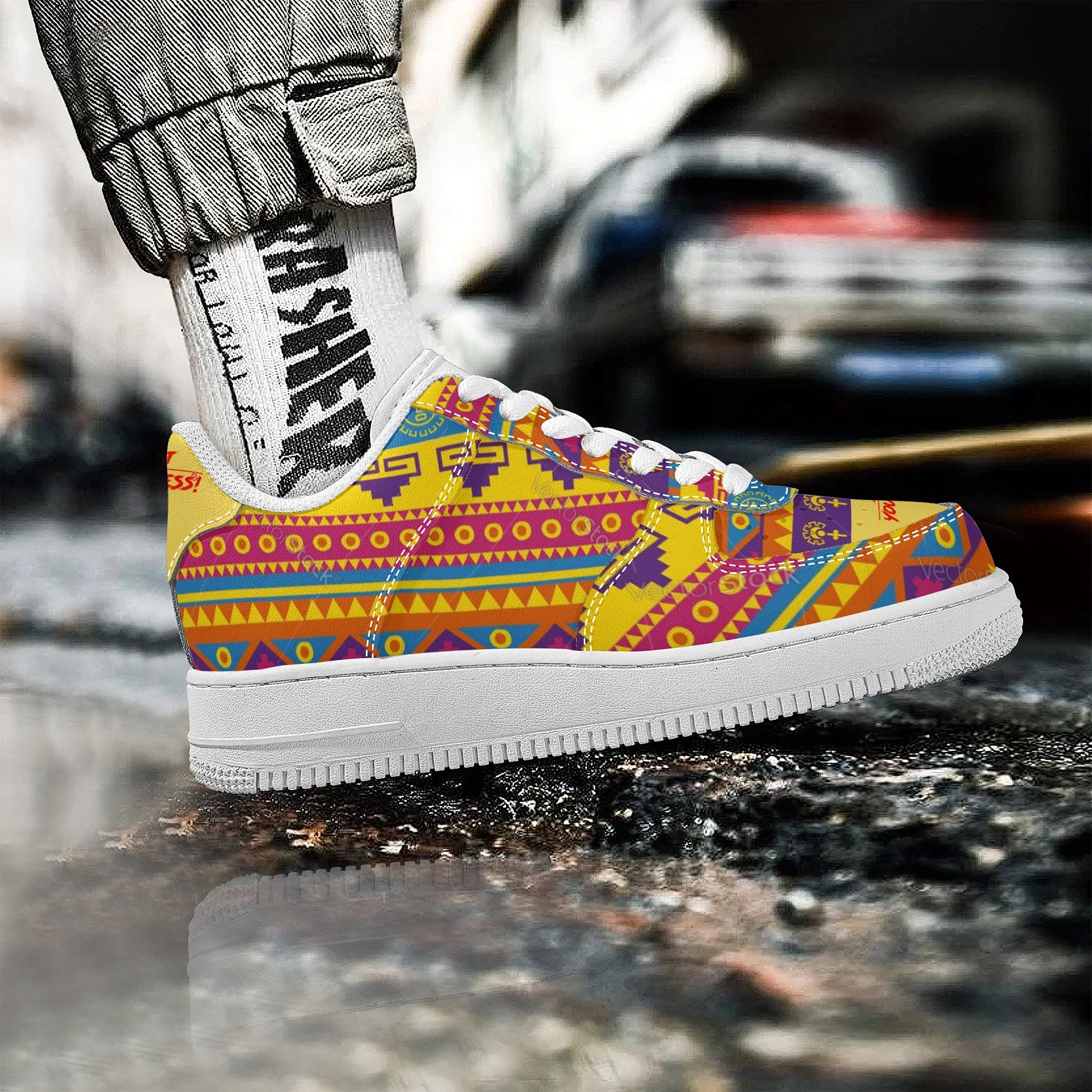 Low Top Unisex Sneaker