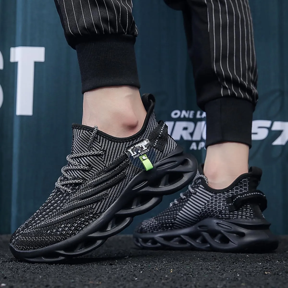 Men Running Shoes Men's Tennis Shoes Fashion Breathable Lightweight Sneakers Workout Non Slip Gym Shoe for Running Black