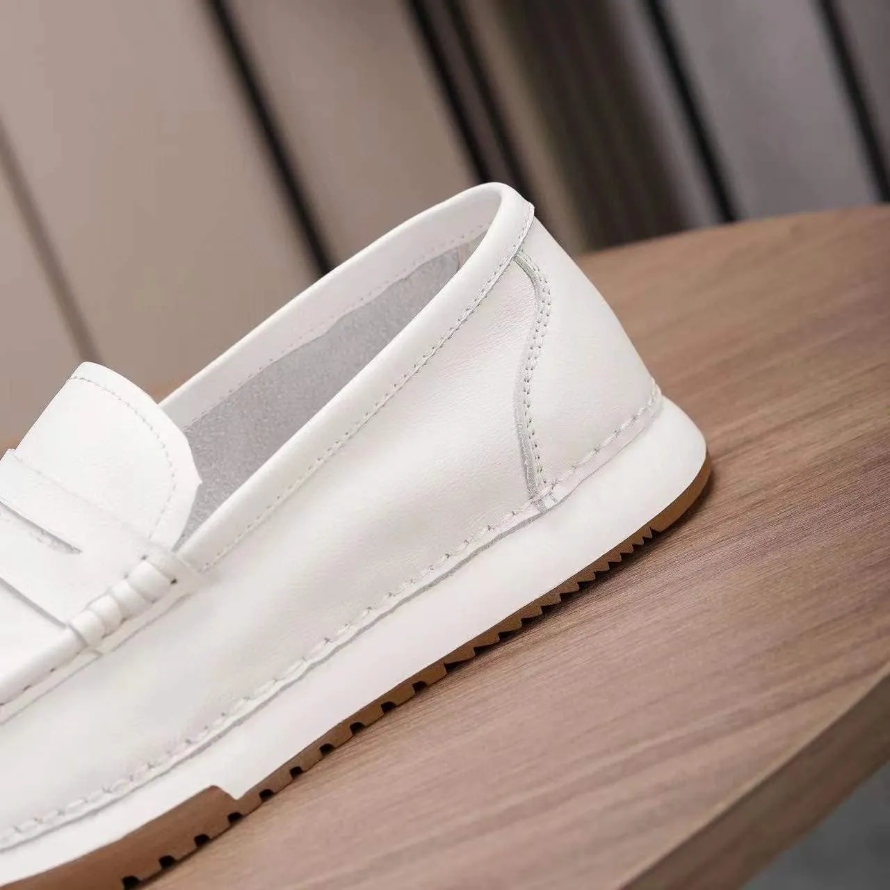 Men's Slip-on Shoe Classic Lightweight Sneaker Real Cowhide Leather Casual Shoes