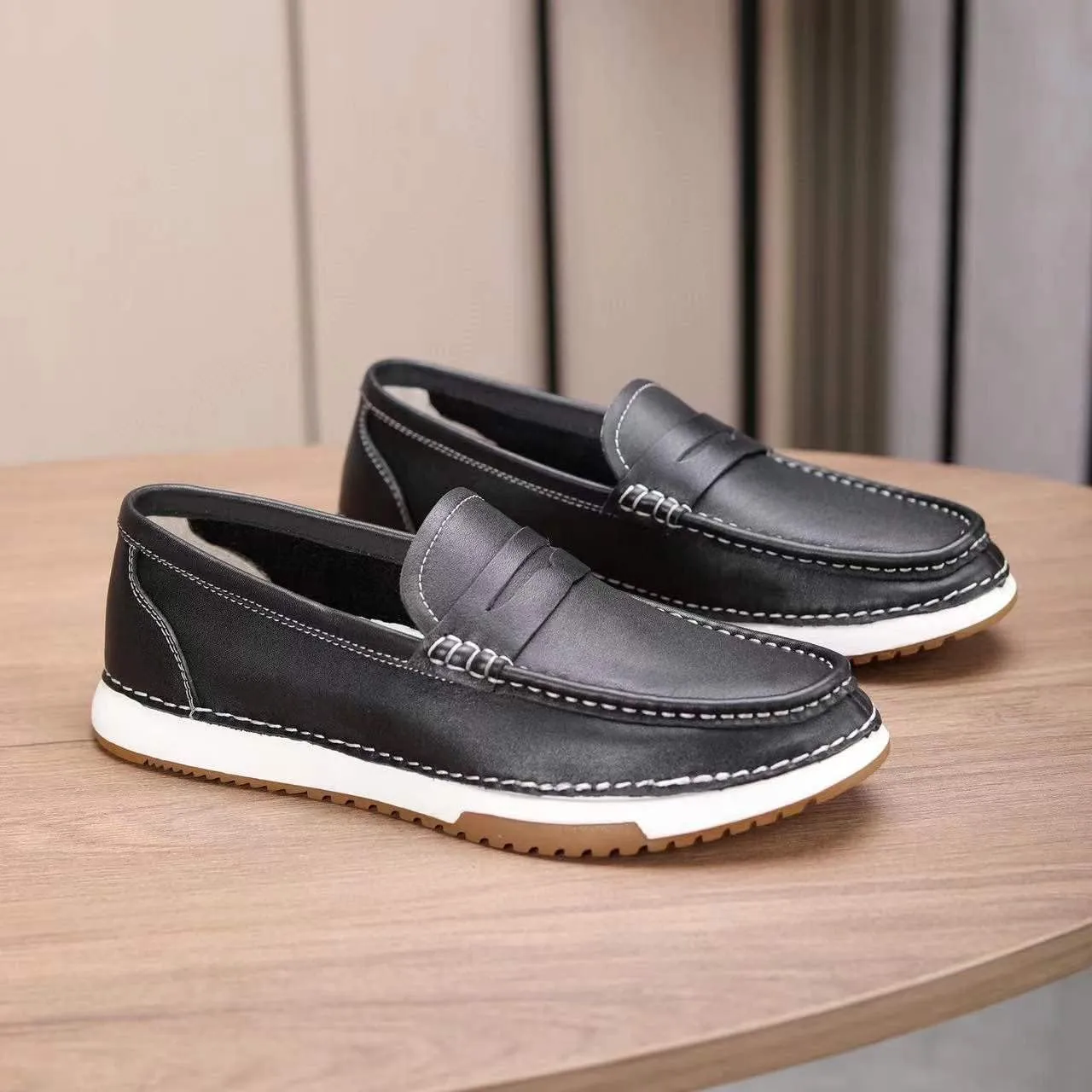 Men's Slip-on Shoe Classic Lightweight Sneaker Real Cowhide Leather Casual Shoes