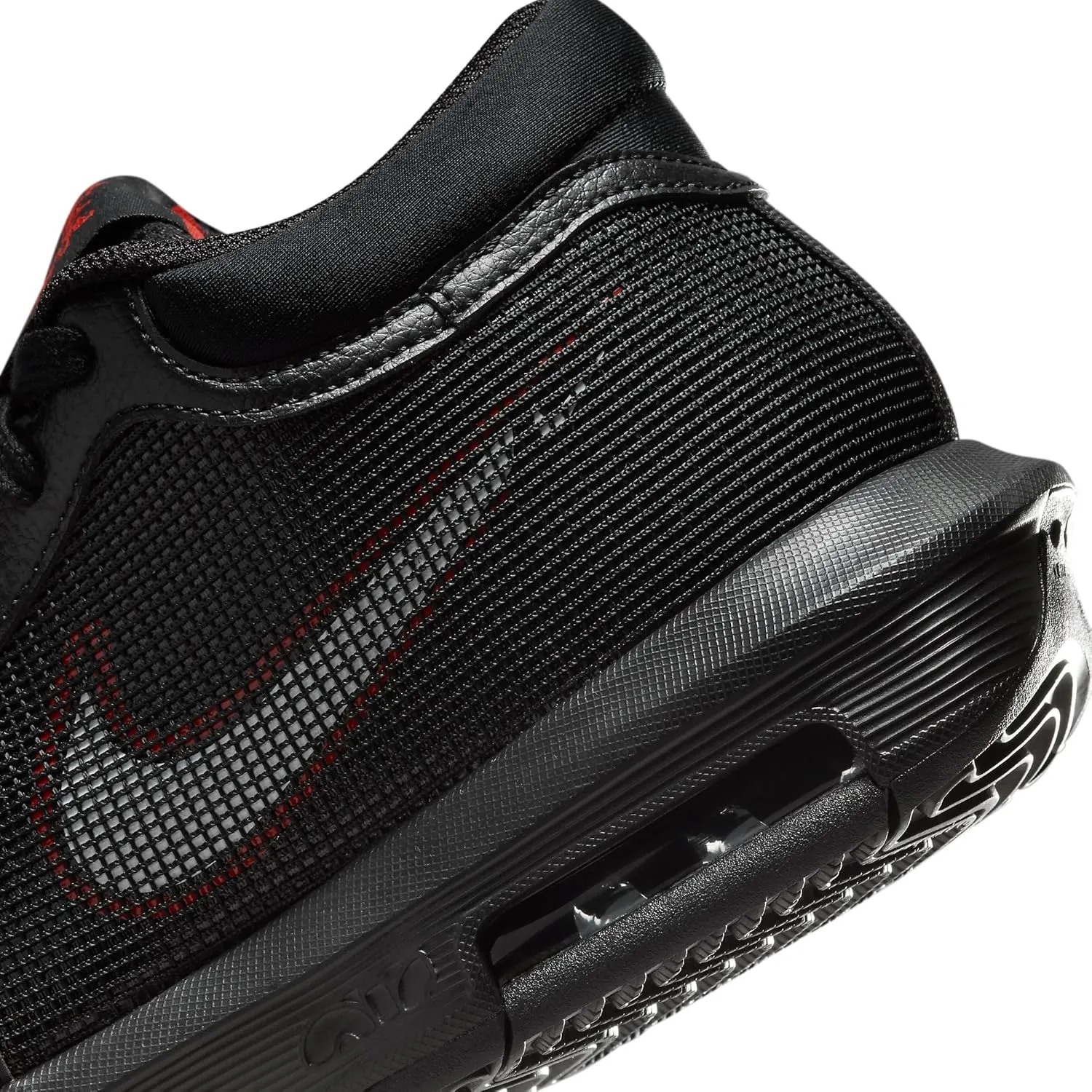 Nike Men's Basketball Shoe