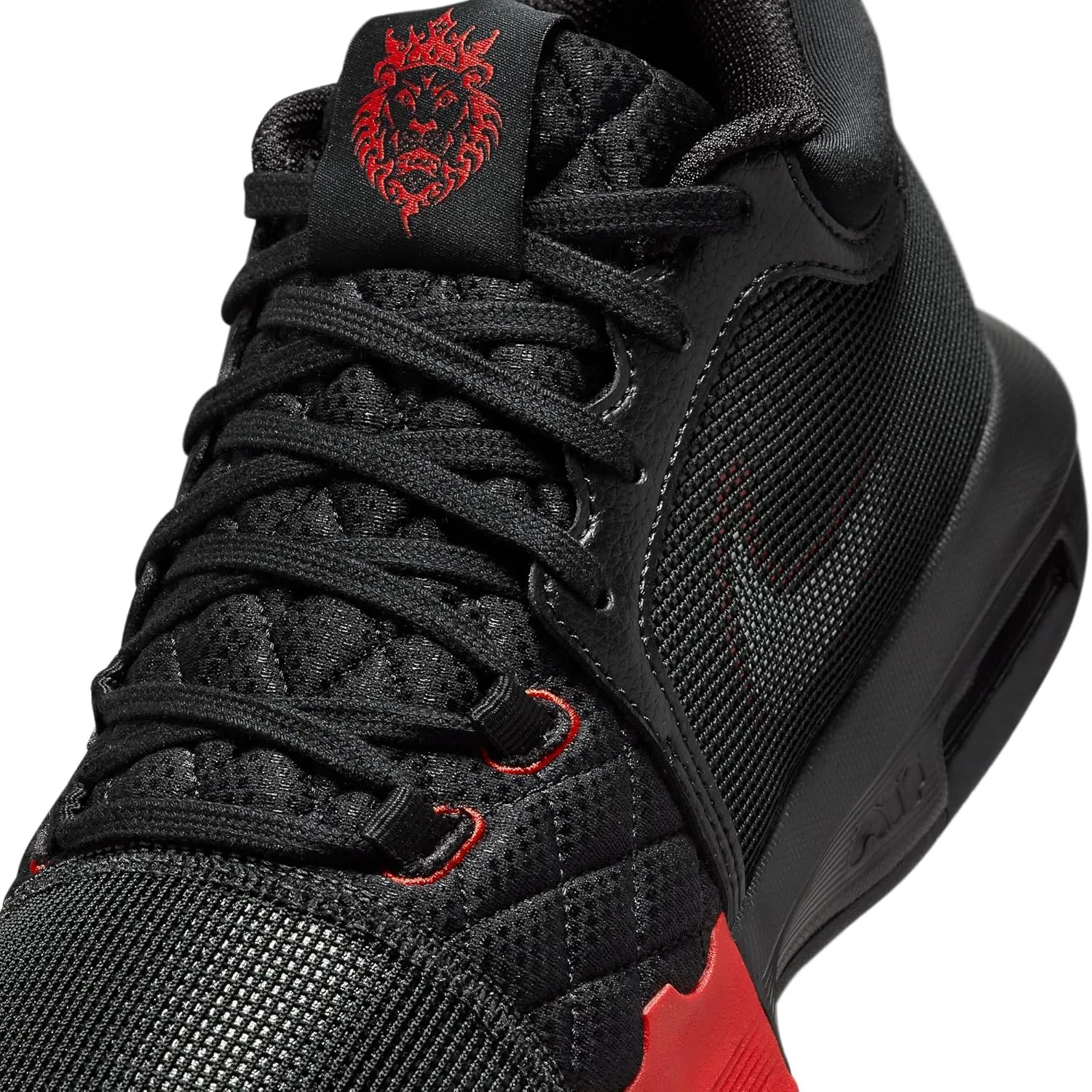 Nike Men's Basketball Shoe