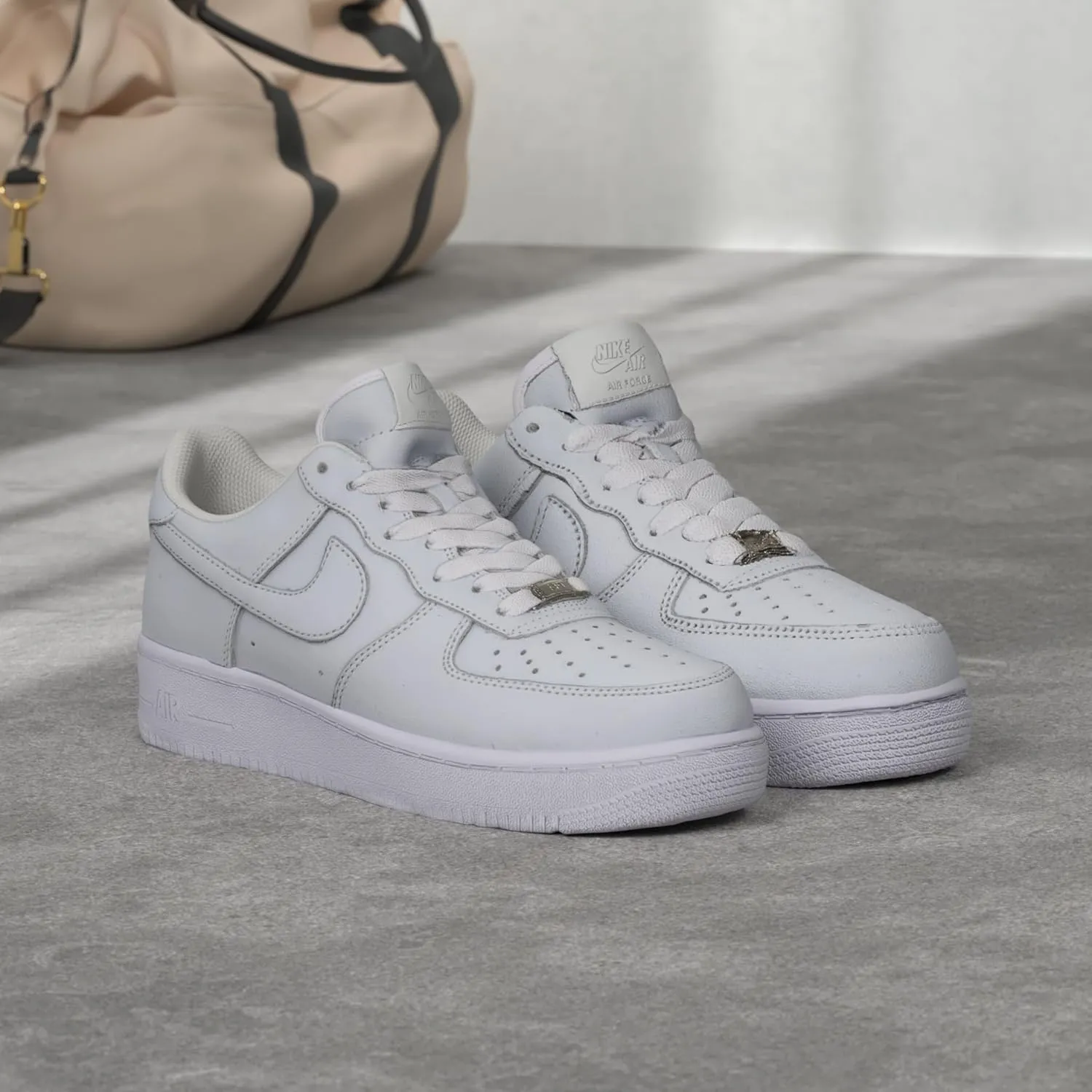 Nike Men's Low-Top Sneaker