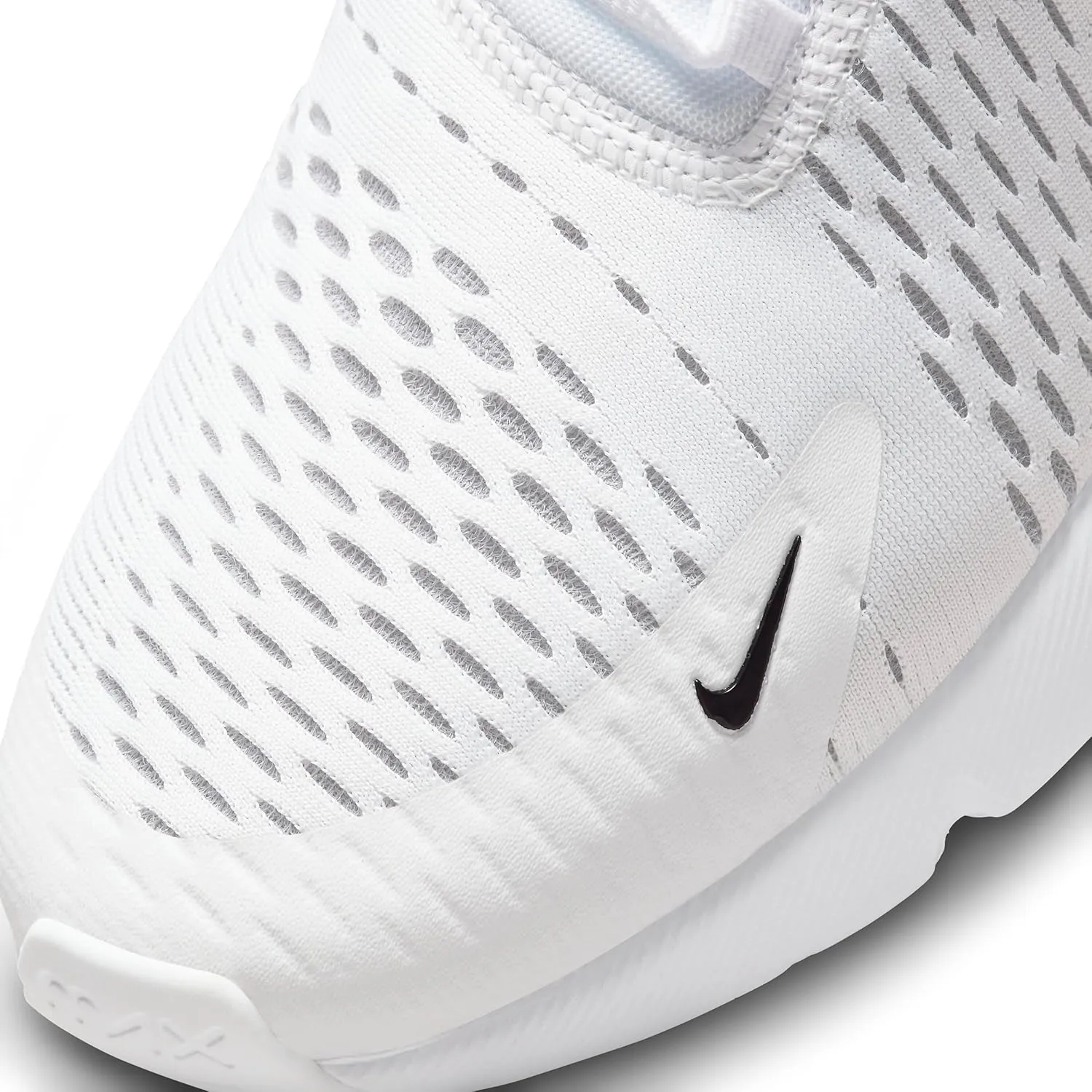 NIKE Men's Low-Top Sneaker