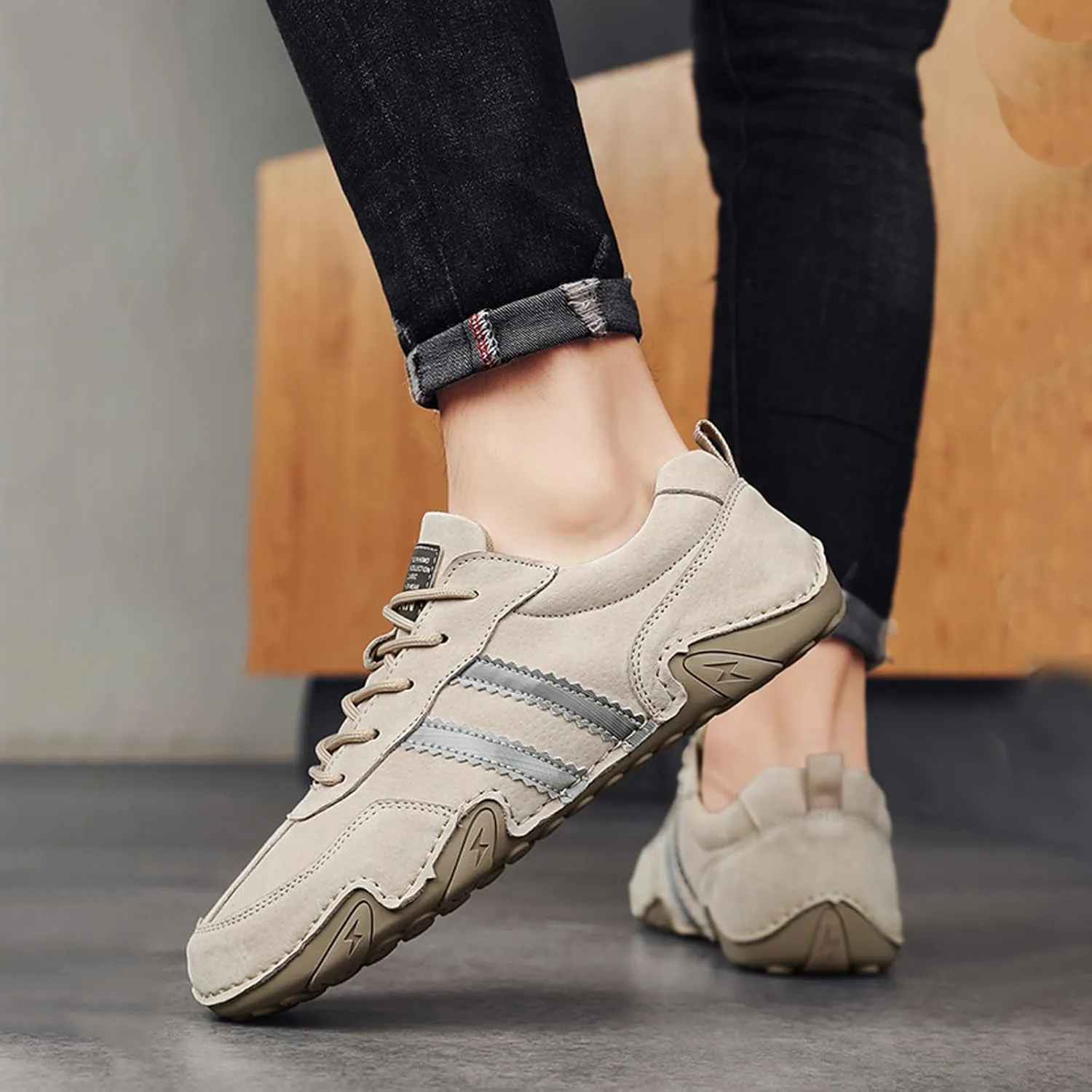 Runscbk Men's Retro Handmade Suede Chukka Shoes with Arch Support,Fashion Casual Lightweight Outdoor Sneakers for Hiking Trailing Commuting