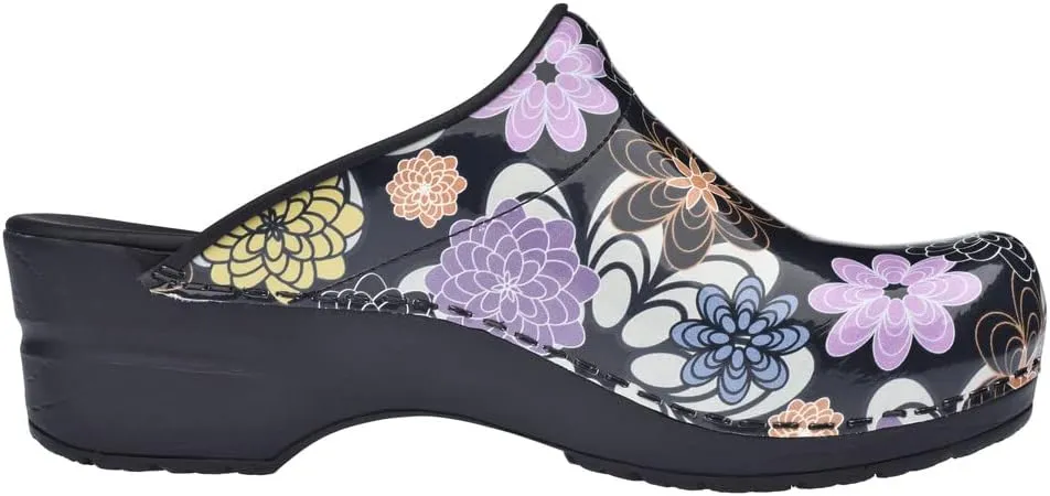 Sanita Inalo open clog, patent leather, original handmade, flexible leather clogs for women, anatomically shaped footbed with soft foam