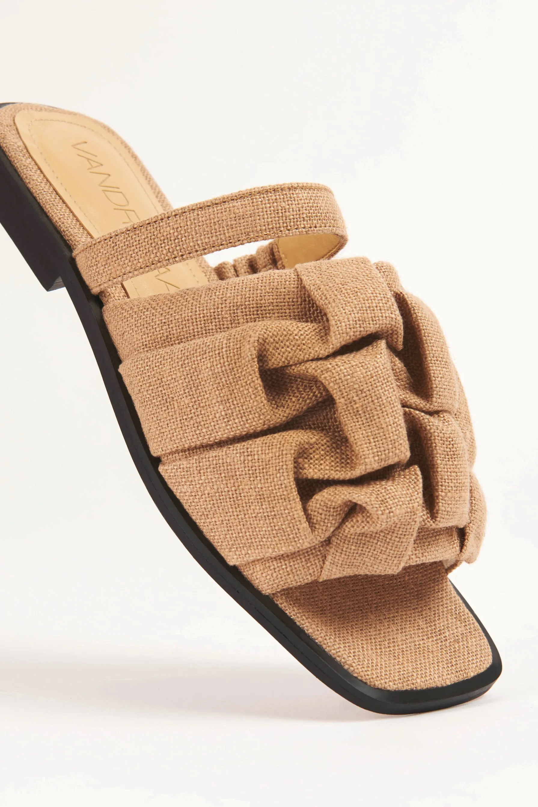 Simone Sandal, Sand Linen