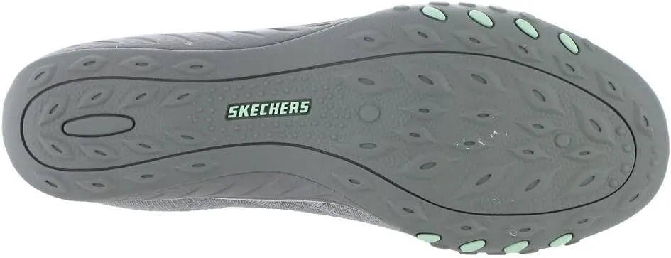 Skechers Women's Breathe Easy-Simple Pleasure Sneaker