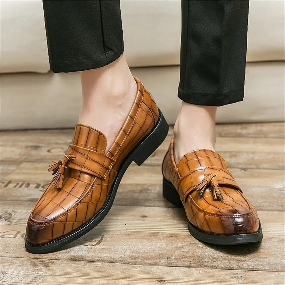 Slip Resistant Comfortable Lightweight Men's Loafers Shoes Pointed Toe Block Pattern with Tassel Loafer