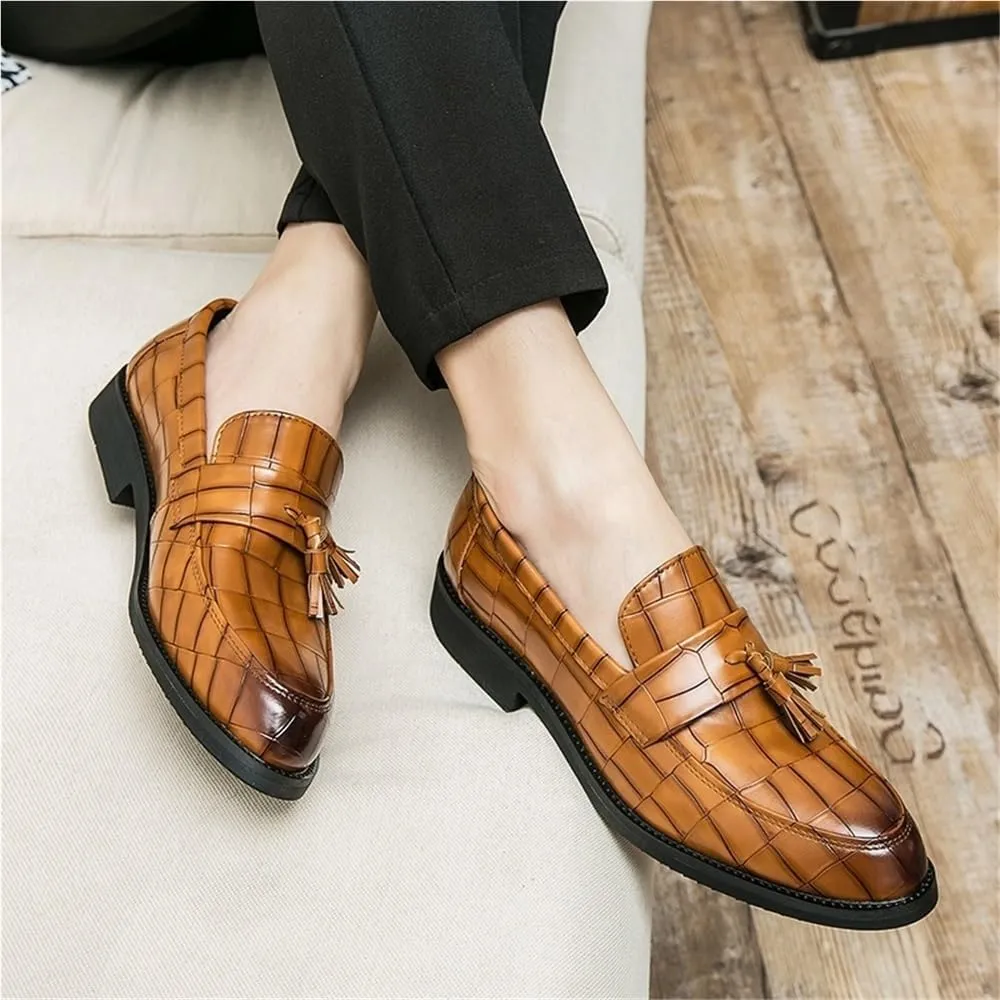 Slip Resistant Comfortable Lightweight Men's Loafers Shoes Pointed Toe Block Pattern with Tassel Loafer