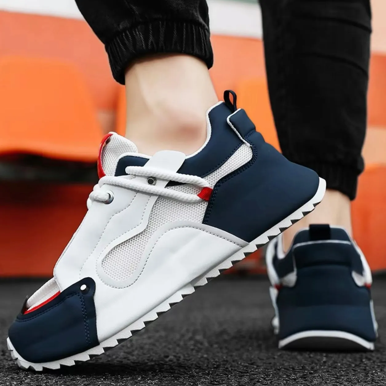 Sporty shoe Men's fashionable skateboarding shoes, casual, breathable, lightweight, comfortable, sports shoes, thick soled, wear-resistant, anti slip, sweat proof, fitness training shoes