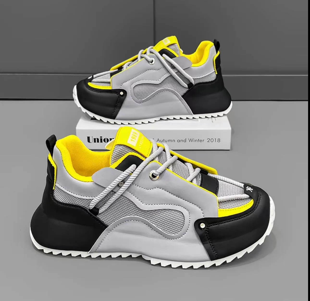 Sporty shoe Men's fashionable skateboarding shoes, casual, breathable, lightweight, comfortable, sports shoes, thick soled, wear-resistant, anti slip, sweat proof, fitness training shoes