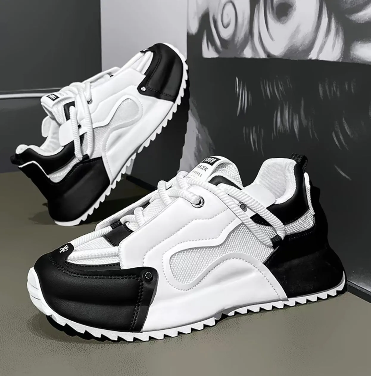 Sporty shoe Men's fashionable skateboarding shoes, casual, breathable, lightweight, comfortable, sports shoes, thick soled, wear-resistant, anti slip, sweat proof, fitness training shoes