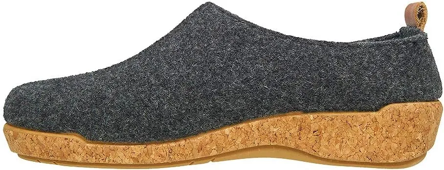 Taos Footwear Women's Wonderwool Clog