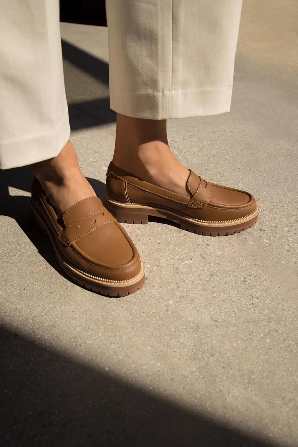 TOMS Women's, Cara Loafer