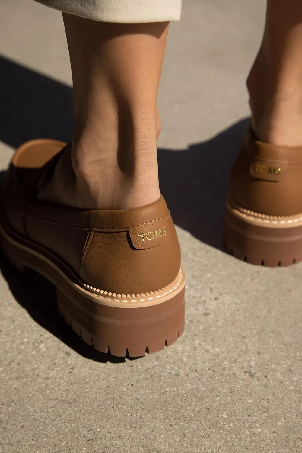 TOMS Women's, Cara Loafer