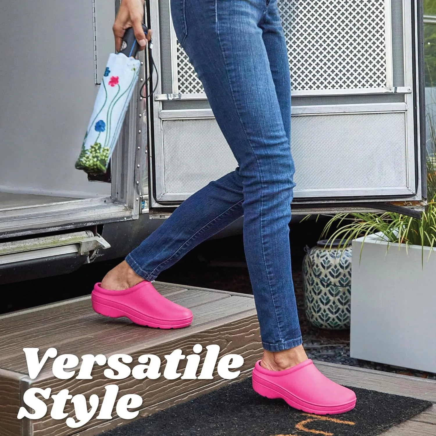totes Women's Everywear Bailey Clog
