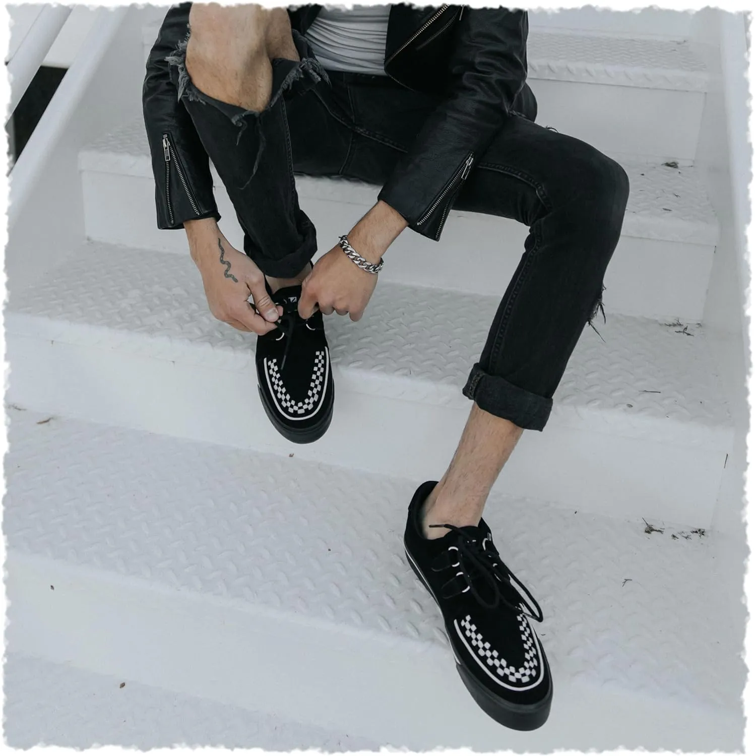 T.U.K Unisex-Adult Low Top Sneakers