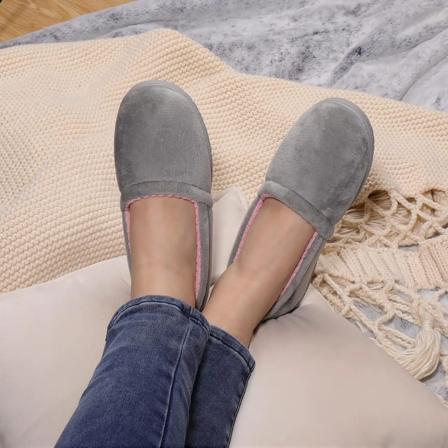 ULTRAIDEAS Women's Grace Closed Back Slippers, Memory Foam Loafer House Shoes with Rubber Sole