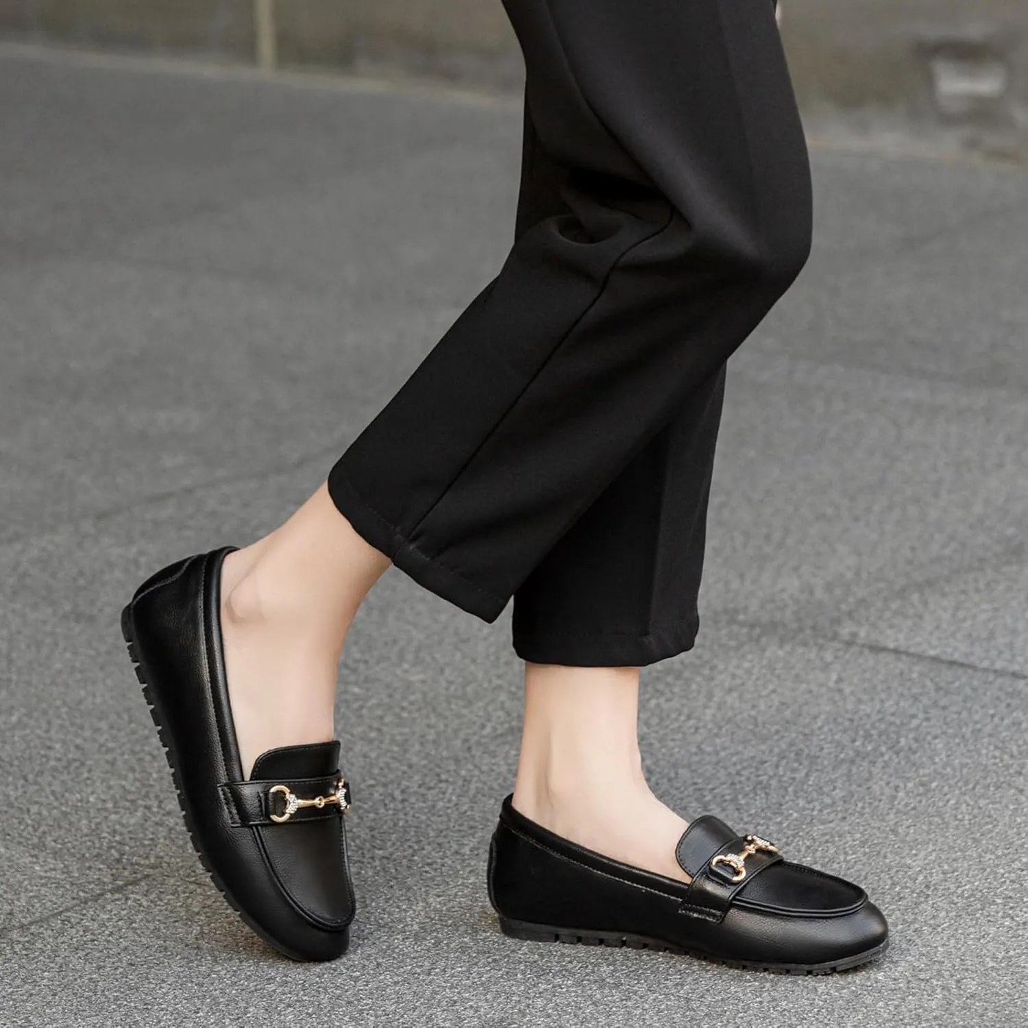 Women's Wide Loafers Casual Slip on Flat Shoes Women's Comfort Penny Loafers with Arch Support Women Dressy Moccasins