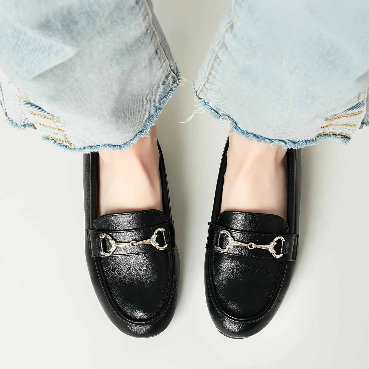 Women's Wide Loafers Casual Slip on Flat Shoes Women's Comfort Penny Loafers with Arch Support Women Dressy Moccasins